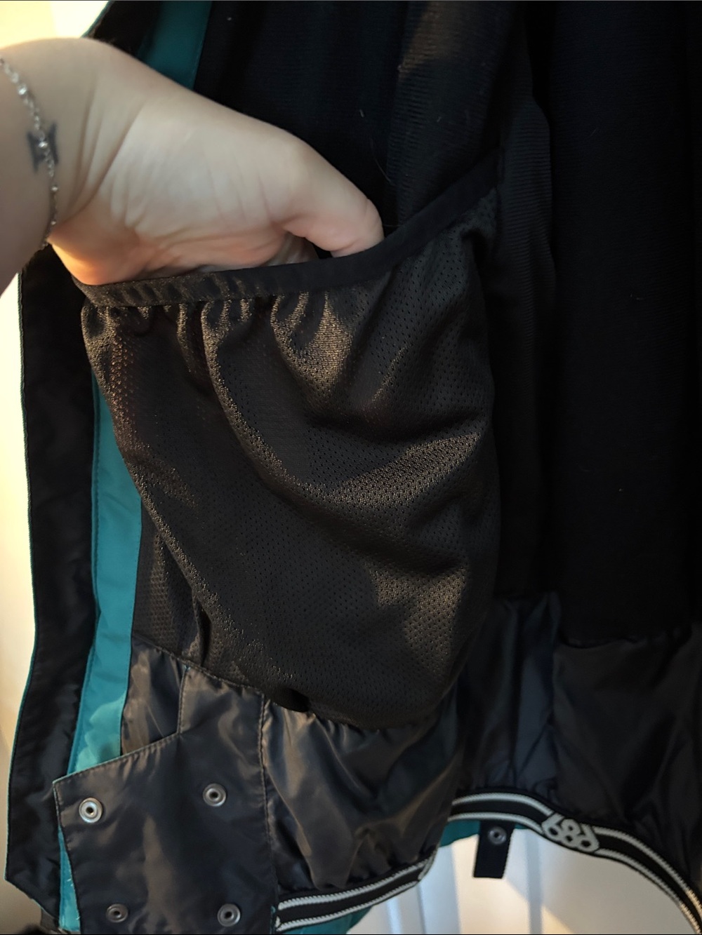 686 Authentic Class Insulated Jacket - Picture 14 of 16